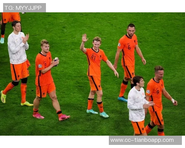 德容在荷兰队训练营透露将于10月15日续约的消息 德容在荷兰队训练营透露将于10月15日续约的消息