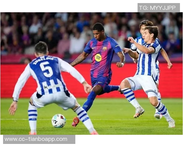 巴萨两季十月战绩对比分析去年全胜今年表现下滑进球失球差异明显